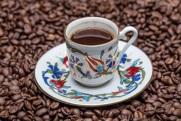 Cup Fresh Turkish Coffee Coffee Beans Background — Stockfoto