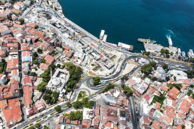 İstanbul Uskudar 'ın helikopter görüntüsü. Metro Uskudar 'ın inşaatının havadan görüntüsü.