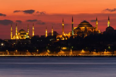 İstanbul 'un gece görüşü, hindi.