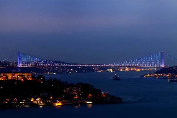 Illuminated Bosphorus Bridge Istanbul Turkey — стокове фото