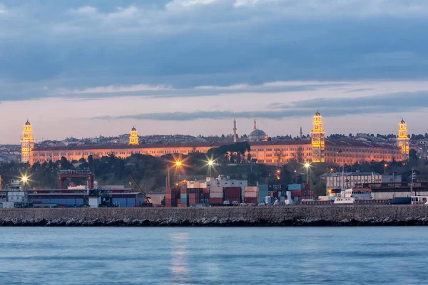 İstanbul, Türkiye-14 Temmuz 2016: Selimiye Kışlası, İstanbul 'un Asya kesimindeki Uskudar ilçesinde bulunan bir Türk kışlası..