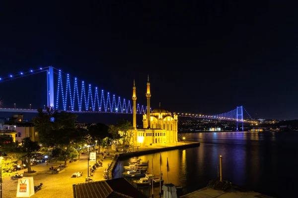 Istanbul Turkey October 2019 View Ortakoy Mosque Night — стоковое фото