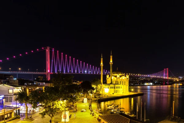 Illuminated Bosphorus Bridge Istanbul Turkey — Foto de Stock