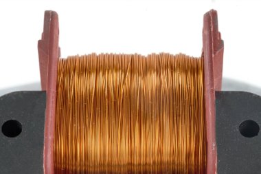 Elektrikli motor pervanesi yakın plan, seçici odaklanma. Kablolar için bakır telli bobinler