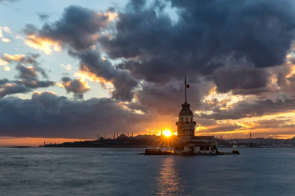 Istanbul Turkey July 2019 Illuminated Maiden Tower Sunset — Stock fotografie