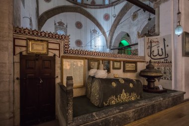 Konya, Türkiye - 18 Ekim 2017; Mevlana müzesi ve Konya 'daki cami.