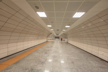 İstanbul, Türkiye - 15 Ocak 2018; İstanbul modern ulaşım, metro istasyonu - Anadolu tarafının ilk metro hattı.