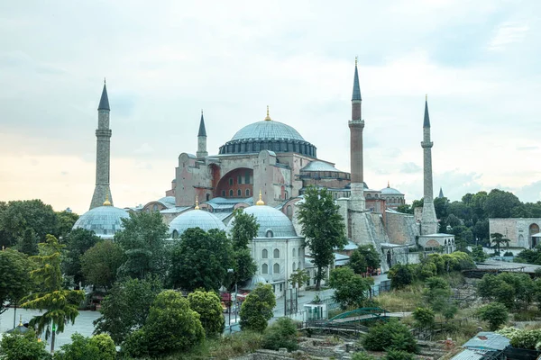 Hagia Sophia Museum Sultan Ahmed Park Istanbul Türkei Einem Bewölkten — Stockfoto