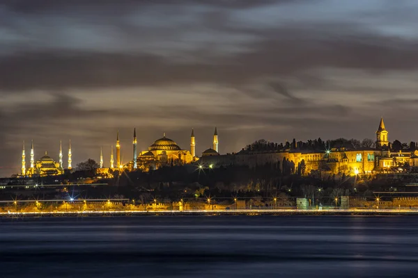 Panorama Bósforo Istambul Incluindo Histórica Mesquita Azul Museu Hagia Sophia — Fotografia de Stock