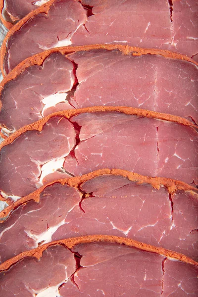 Tradicional Turco Fatiado Carne Envelhecida Seca Pastirma Bacon Turco Pastrami — Fotografia de Stock