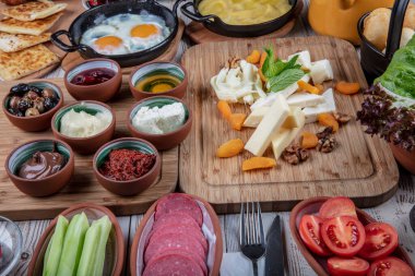 Türk kahvaltısı lezzetli zengin kahvaltı.