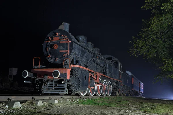 Velha Locomotiva Vapor Durante Noite — Fotografia de Stock