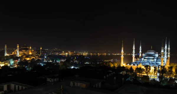 伊拉克城市的夜景 — 图库照片