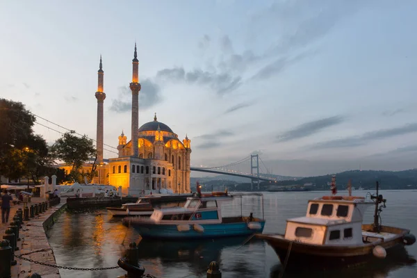 Istanbul Turkey October 2019 View Ortakoy Mosque Night — Fotografia de Stock