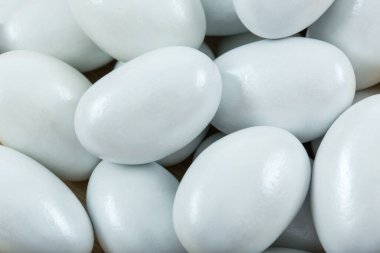 Cilalanan renkli şekerlerin yakın plan görüntüsü