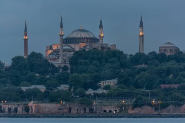 Ayasofya, İstanbul. Bizans mimarisinin dünyaca ünlü anıtı. St. Sophia Katedrali manzarası. Ayasofya Müzesi (Ayasofya Sophia), İstanbul, Türkiye.