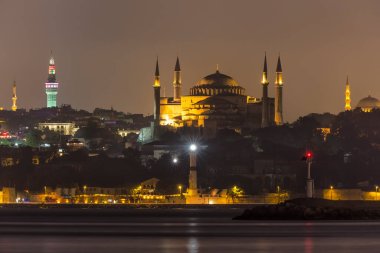 Ayasofya, İstanbul. Bizans mimarisinin dünyaca ünlü anıtı. St. Sophia Katedrali manzarası. Ayasofya Müzesi (Ayasofya Sophia), İstanbul, Türkiye.