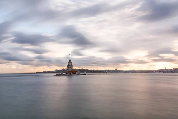 Torre Doncella Estambul Hermoso Atardecer Colorido Turco Kiz Kulesi Uskudar —  Fotos de Stock