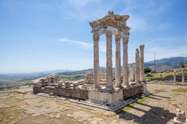 Pergamon Akropolis Türkiye 'de bir arkeoloji sahası 