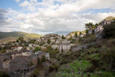 Tarihi Lycian köyü Kayakoy, Fethiye, Mugla, Türkiye. Hayalet kasaba Kayakoy, Lebessos ve Lebessis olarak biliniyor.. 