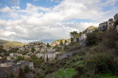 Tarihi Lycian köyü Kayakoy, Fethiye, Mugla, Türkiye. Hayalet kasaba Kayakoy, Lebessos ve Lebessis olarak biliniyor.. 