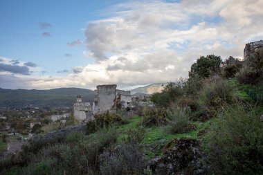 Tarihi Lycian köyü Kayakoy, Fethiye, Mugla, Türkiye. Hayalet kasaba Kayakoy, Lebessos ve Lebessis olarak biliniyor.. 