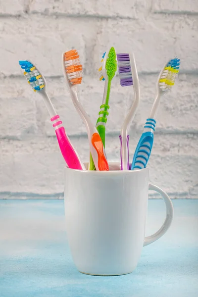 Toothbrushes Ceramic Holder Toothbrush Shelf Bathroom — Stock Photo, Image