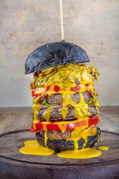 Big Cheeseburger Melted Cheese Tasty Appetizing Healthy Vegan Black Burgers — Stock Photo, Image