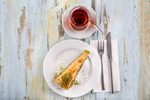 Baklava Pistachio Turkish Traditional Dessert Turkish Tea — Stock Photo, Image