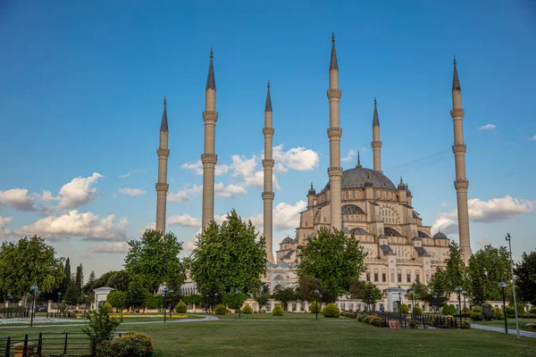 Mesquita Central Sabanci Adana City Turquia Com Céu Azul — Fotografia de Stock