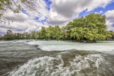 Türkiye 'de Manavgat Şelalesi. Bu çok popüler bir turistik ilgi odağı. Manavgat şelalesi Antalya, Türkiye