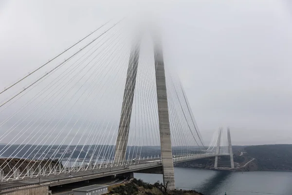 Yavuz Sultan Selim Köprüsü Sis Stanbul Türkiye — Stok fotoğraf