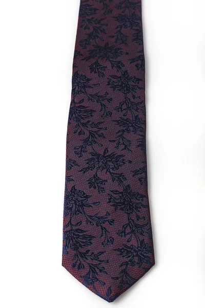 ネクタイだ ネクタイを変えて 男性用カラータイ スタイリッシュな男性アクセサリーのセットは 男性のファッション 展示されているコイル状のネクタイのコレクション さくらネクタイ 弓タイ — ストック写真