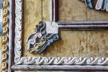 Artvin, Macahel, Türkiye - 25 Temmuz 2015; Artvin Macahel Camili Köyü 'ndeki tarihi Camii Camii' nin iç manzarası. Cami el boyası ve ahşap süslemeleriyle ünlüdür..