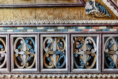 Artvin, Macahel, Türkiye - 25 Temmuz 2015; Artvin Macahel Camili Köyü 'ndeki tarihi Camii Camii' nin iç manzarası. Cami el boyası ve ahşap süslemeleriyle ünlüdür..