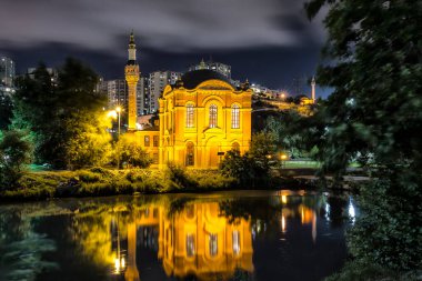 İstanbul 'un gece manzarası