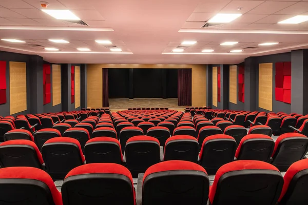 Bioscoop Bioscoop Zaal Met Rode Stoelen Leeg Auditorium Istanbul Turkije — Stockfoto
