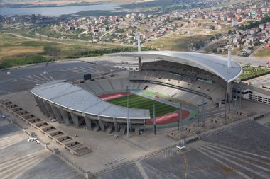 İstanbul, Türkiye - 10 Haziran 2013; İstanbul Olimpiyat Stadyumu 'nun (Atatürk Olimpiyat Stadyumu) havadan görünüşü. Helikopterden ateş ediliyor..