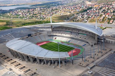 İstanbul, Türkiye - 10 Haziran 2013; İstanbul Olimpiyat Stadyumu 'nun (Atatürk Olimpiyat Stadyumu) havadan görünüşü. Helikopterden ateş ediliyor..