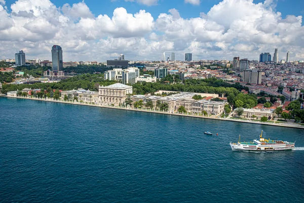 Istanbul Turecko Června 2013 Istanbulská Krajina Helikoptéry Pohled Dolmabahce Palace — Stock fotografie