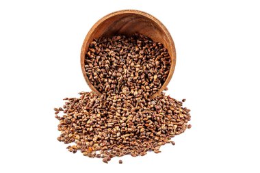 Üzüm tohumu. Kurutulmuş üzüm tohumlarıyla kapatın. Yakın plan ham üzüm tohumu yüzeyi beyaz zemin üzerinde izole edilmiş..