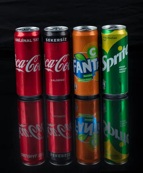 Istanbul Turkije Augustus 2020 Aluminiumflessen Fanta Coca Cola Sprite Een — Stockfoto