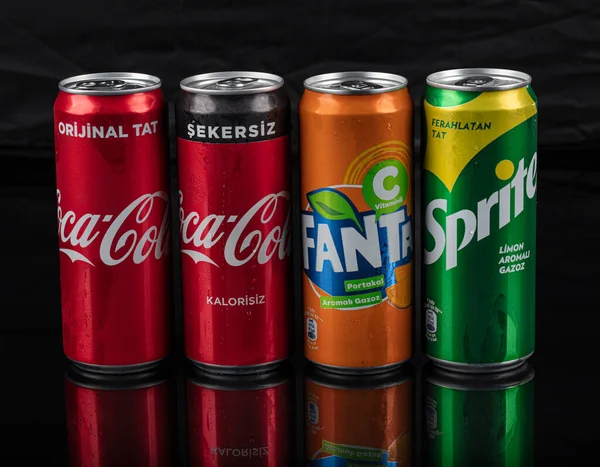 Стамбул Турция Августа 2020 Алюминиевые Бутылки Fanta Coca Cola Sprite — стоковое фото