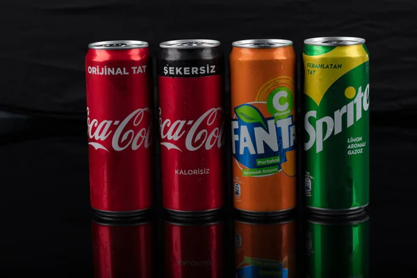 Stambuł Turcja Sierpnia 2020 Aluminiowe Butelki Fanta Coca Cola Sprite — Zdjęcie stockowe