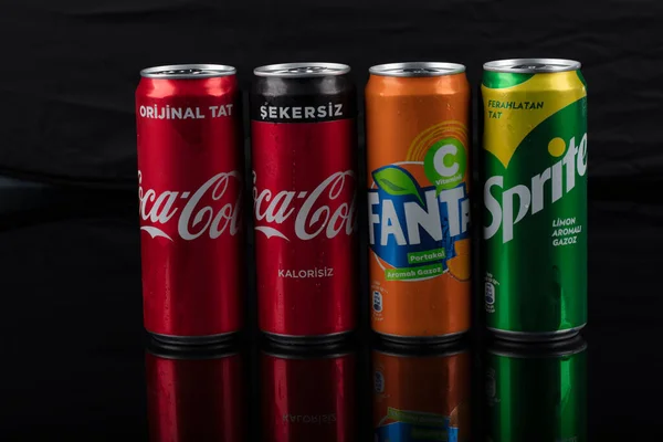 Istanbul Turkije Augustus 2020 Aluminiumflessen Fanta Coca Cola Sprite Een — Stockfoto