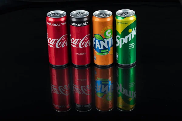 Isztambul Törökország Augusztus 2020 Alumínium Palackok Fanta Coca Cola Sprite — Stock Fotó