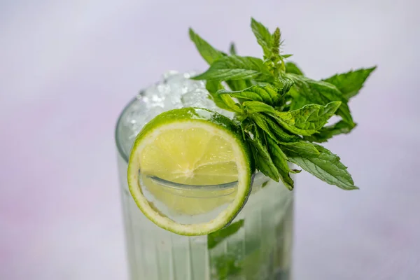 Mojito Cocktail Alkohol Bar Longdrink Traditionelle Kubanische Frische Tropische Getränke — Stockfoto