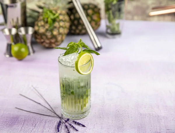 Mojito Cocktail Alkohol Bar Longdrink Traditionelle Kubanische Frische Tropische Getränke — Stockfoto