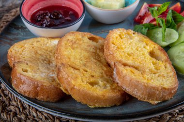 Türk Yumurtalı Ekmek Yapıyorum. Türkçede buna 