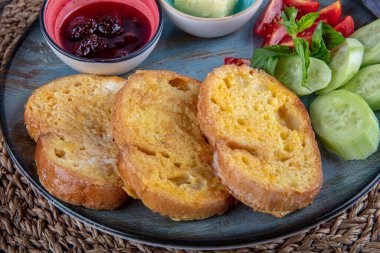 Türk Yumurtalı Ekmek Yapıyorum. Türkçede buna 